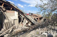 На Донеччині за добу окупанти обстріляли 13 населених пунктів: пошкодили будинки, школу та дитячий табір