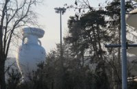 Мишель Платини лично запустил Кубок в небо 