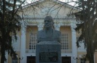 Суд запретил сносить памятники Ленину в Сумах