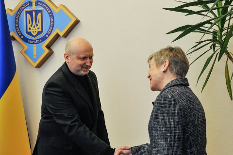 Турчинов назвал действия США в Сирии адекватной своевременной реакцией на применение химоружия
