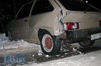Возле Бортничей Skoda врезалась в Таврию, которую толкал мужчина