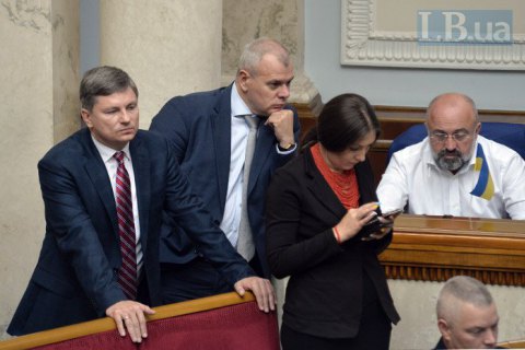 ​"Европейская Солидарность" обратилась за подписными листами для проведения внеочередного заседания по Трухину