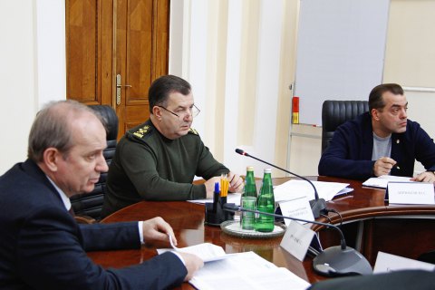 Полторак поручил создать реестр всех фондов и земель Минобороны