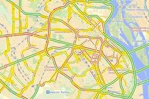 Киевские коммунальщики вышли на борьбу со снегом 