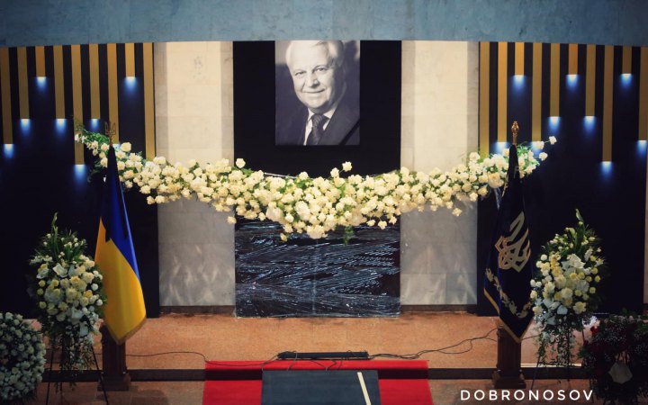 У Києві прощаються з першим президентом України Леонідом Кравчуком