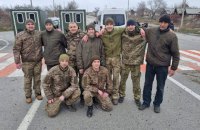 Відбувся черговий обмін полоненими. З російського полону звільнено ще 12 українців