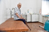 Лікарі без пацієнтів, пацієнти без лікарів. Як працює медицина в селах