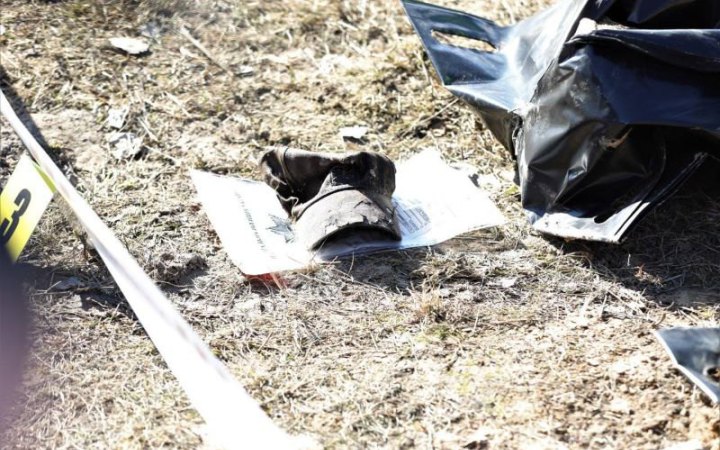 Під час огляду ексгумованих тіл у Бородянці виявили особисті речі