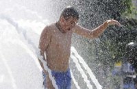 Завтра в Киеве сухо, до +32