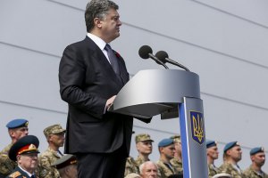 Порошенко сократил список получателей диппаспортов