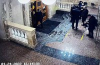 Порошенко пришел в ГБР, но ушел через 7 минут, не дождавшись следователя 