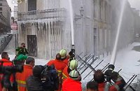 Бельгийские пожарные залили пеной министерство пенсионной политики