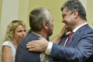 17 военных освобождены из плена боевиков (обновлено)