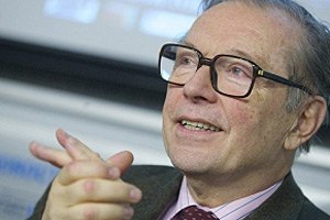 "Мерседес" и большая квартира - не всегда успех - Кшиштоф Занусси​