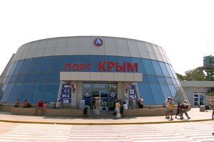 Кабмин исключил порты Крыма из списка открытых для иностранных судов