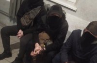 Во Львове трое парней выдавали себя за контролеров, чтобы не платить за проезд 