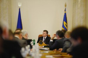 Янукович попросил Кабмин поработать над языковым законом