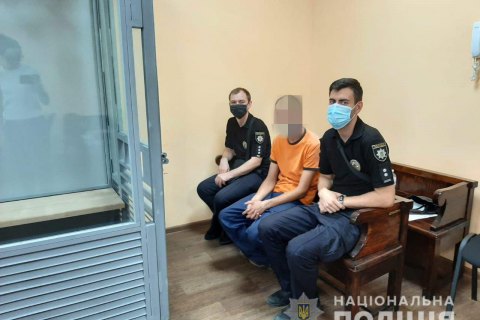 У Кривому Розі арештували чоловіка, який прикував до батареї 7-річного хлопчика