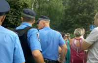 В Киеве толпа погналась за милиционером, который избил девушку (ОБНОВЛЯЕТСЯ)