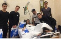 Футболисты "Динамо" проведали в госпитале раненых бойцов АТО