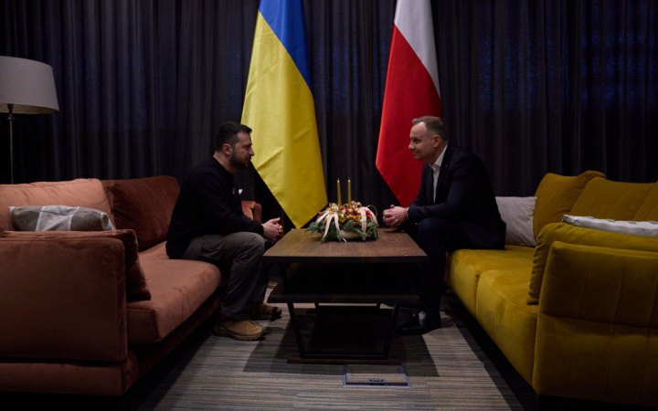 Повертаючись зі США, Зеленський провів зустріч із Дудою 