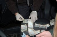 У Чернігівській області спіймали на хабарі депутата міськради - директора комунального підприємства