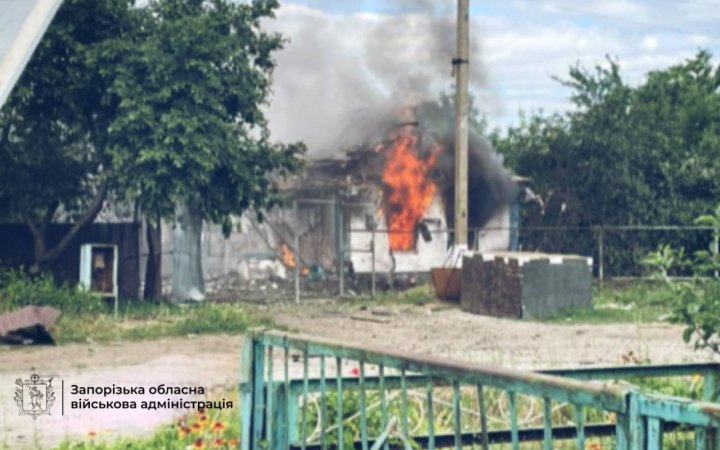 Окупанти атакували селище на Запоріжжі, є руйнування