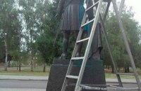 В Полтаве облили краской памятник Петру I