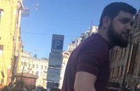 Подозреваемый в избиении экс-нардепа Найема пришел в полицию с адвокатом