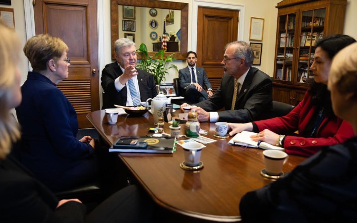 Порошенко обговорив з керівництвом Українського кокусу в Конгресі США постачання зброї та членство України в НАТО