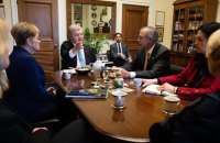 Порошенко обговорив з керівництвом Українського кокусу в Конгресі США постачання зброї та членство України в НАТО