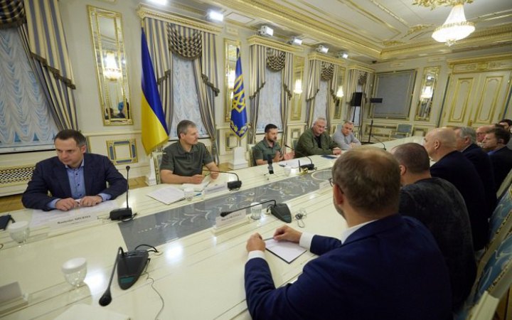 Зеленський зустрівся з представниками аналітичних центрів США та Європи
