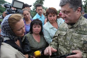 Порошенко надеется установить мир на Донбассе в течение недель или месяцев 
