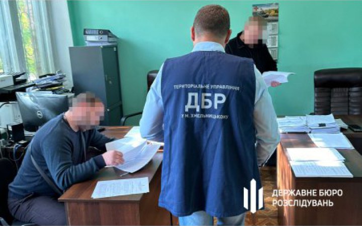 ​Завершили розслідування щодо адвоката і експравоохоронця, які допомагали ухилянтам