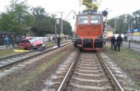 В Киевской области автомобиль попал под поезд, погиб человек