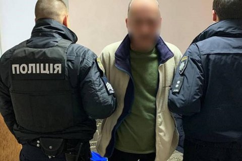 В Киеве патрульные задержали мужчину, который стрелял с балкона "по подозрительным людям" 