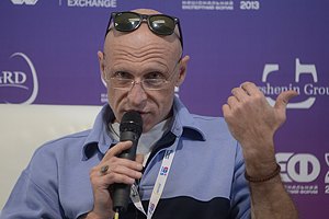 Украинское общество антагонистично европейскому, - Юрий Издрык