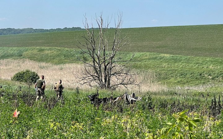На Харківщині авто наїхало на вибухівку, загинула жінка