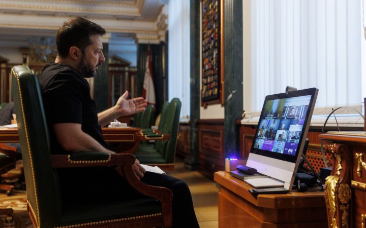 Пошкодження енергооб'єктів, затримки постачання ППО і проблеми зі Starlink на фронті: Зеленський провів селектор 