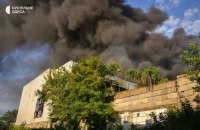 У результаті ракетного удару Росії по Одесі загорівся склад 