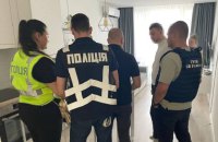 У Києві адвокат підбурював громадянку РФ дати хабаря працівнику міграційної служби