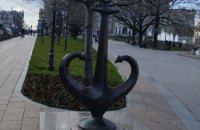 З одеської скульптури стерли ім’я російського дизайнера Артемія Лебедєва
