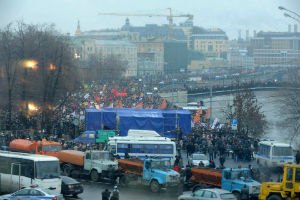 На Болотной площади в Москве собралось уже 20 тысяч людей