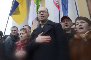 Яценюк прогнозирует в Черкассах киевский вариант безвластия