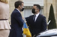Макрон може відвідати Україну на початку літа, - посол