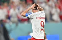 Ось що означає не одягти капітанську пов'язку в кольорах України: Левандовський не забив пенальті, і Польща втратила очки на ЧС