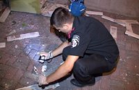 В Киеве неизвестные бросили гранату во двор частного дома