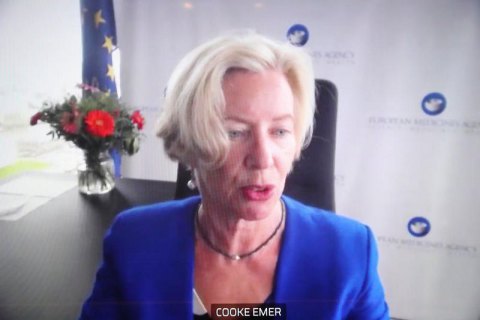 EMA: пока нет никаких признаков, что вакцина AstraZeneca вызывает тромбы