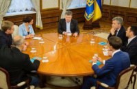​Порошенко: финансироваться будут только те районы Донбасса, где поднимут украинский флаг