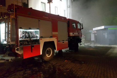 В Киеве возле Южного вокзала сгорели несколько ларьков в пешеходном переходе